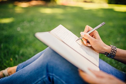 writing-ga51384859_1920 writing-ga51384859_1920